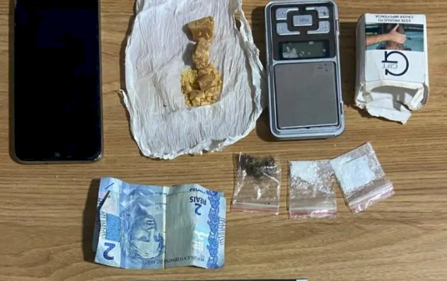 Polícia prende homem suspeito de tráfico e apreende drogas em Queimadas/PB