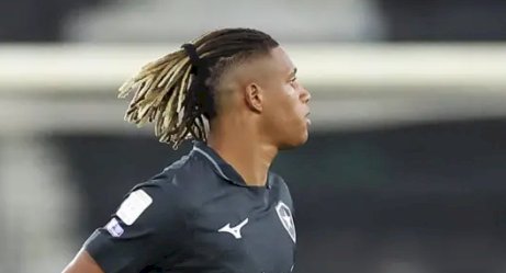Danilo pede permanência no Botafogo e descarta transferência para a Rússia